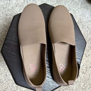 NWT Mia Amore Marleene Flats - Size 8.5